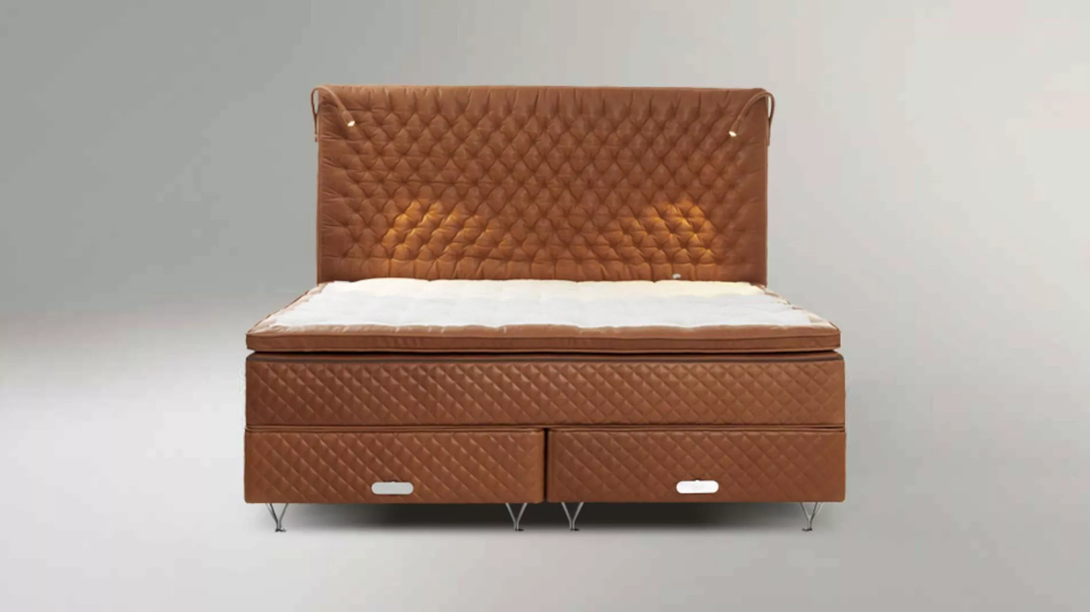 bed-dux-xclusive-cognac-pi-lamps-4.jpg DUX Xclusive - Görsel 1