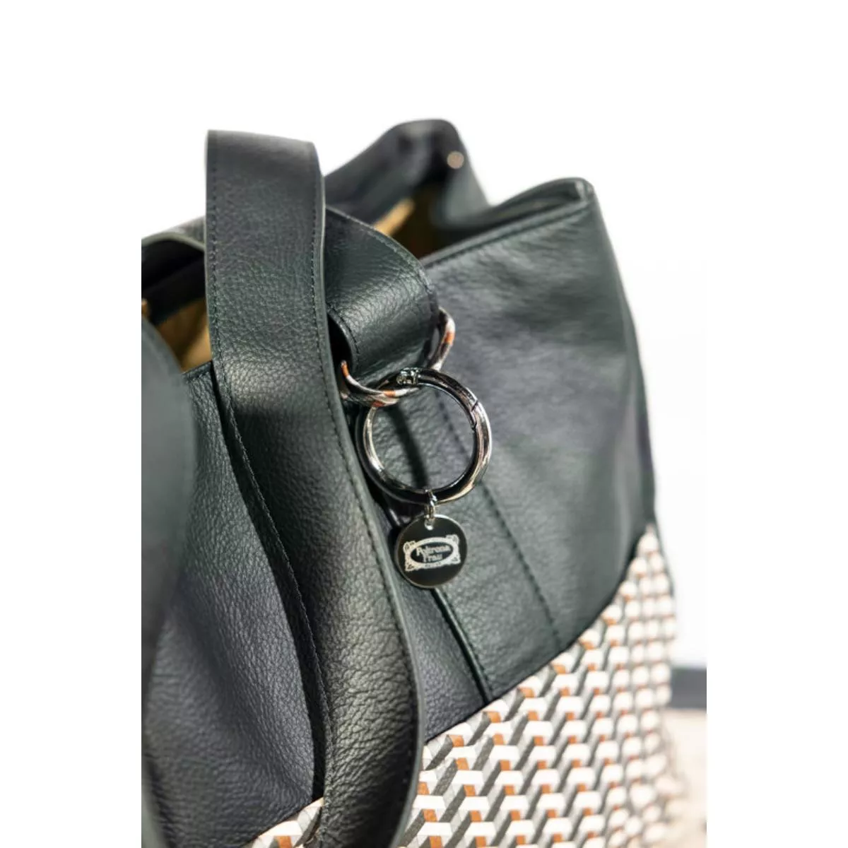 f5a5c8_4a15d24cb5274e60b283b49ac5adca96mv2.jpg PET COLLECTION Yeşil Köpek Taşıma Çantası - Görsel 2