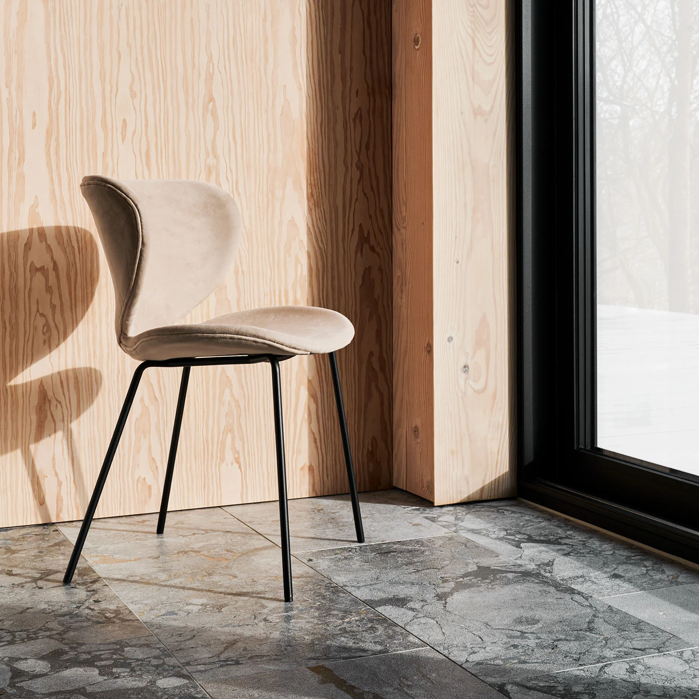 hamilton-visitor-chair-environmental-2_AW22-191-Vignetter-BMS HAMILTON Sandalye - Görsel 1