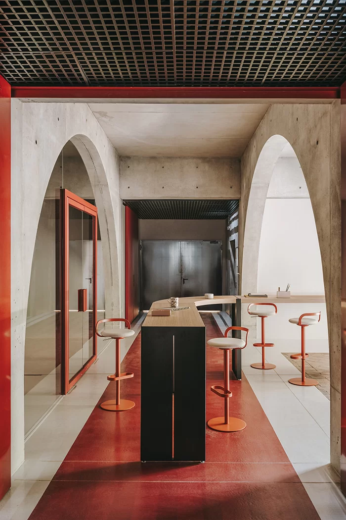 image_webp_lapalma_mak_photoBySalvaLopez.jpg.webp MAK Tabure - Görsel 1