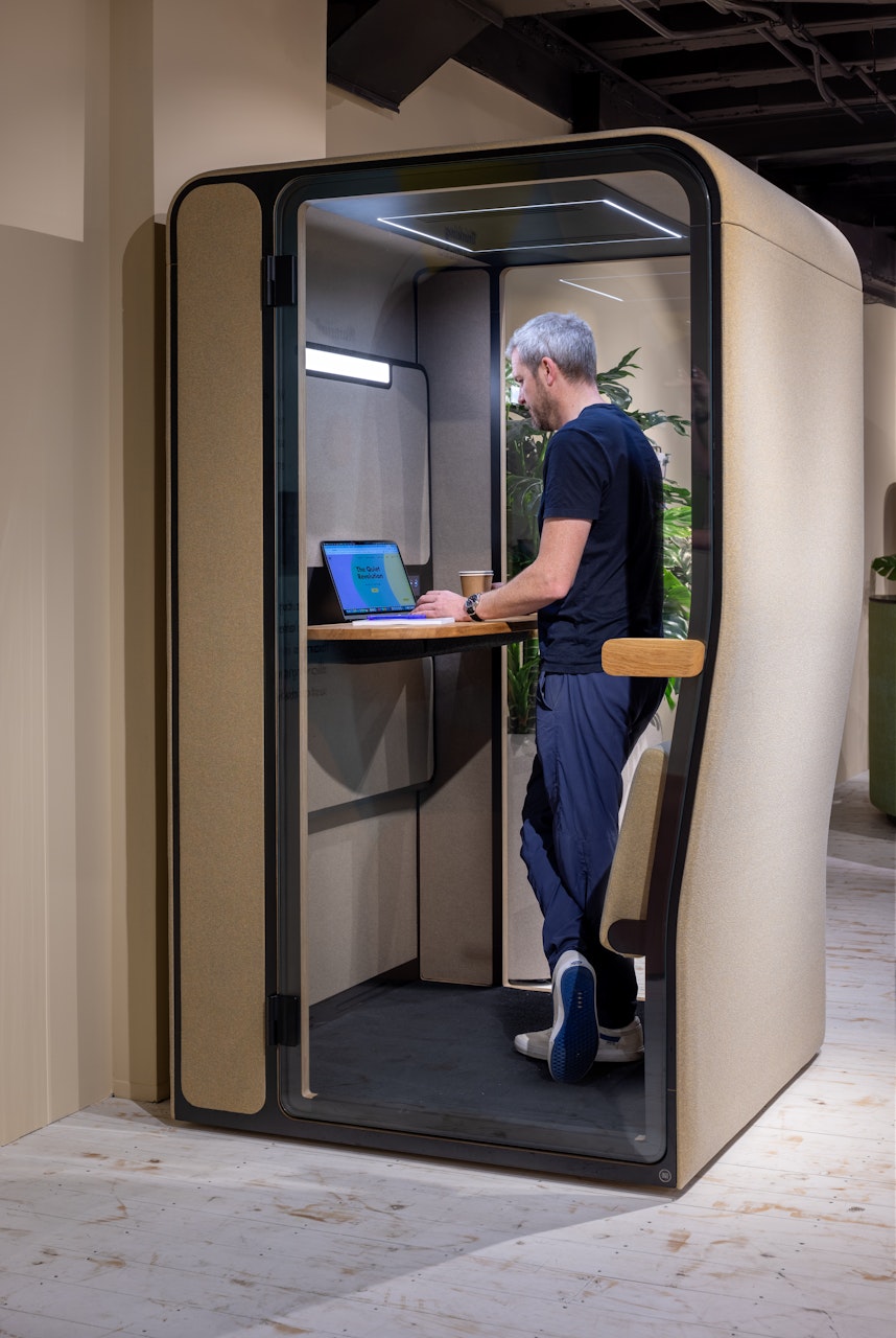 1750082419-fe_neocon2025-buzzinestoffice_19.jpg BuzziNest Office - Görsel 1