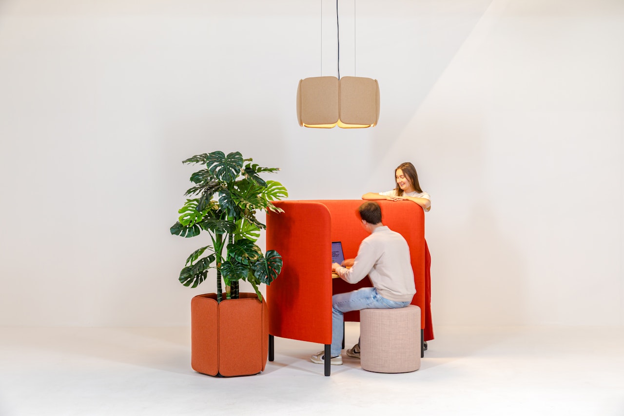 1759158194-ls_buzzichicle_light_buzzichicle_planter_064.jpg BuzziChicle Planter - Görsel 1